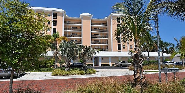 harbor house west